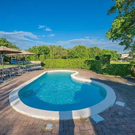 Beautiful With Swimming Pool And Fenced Garden